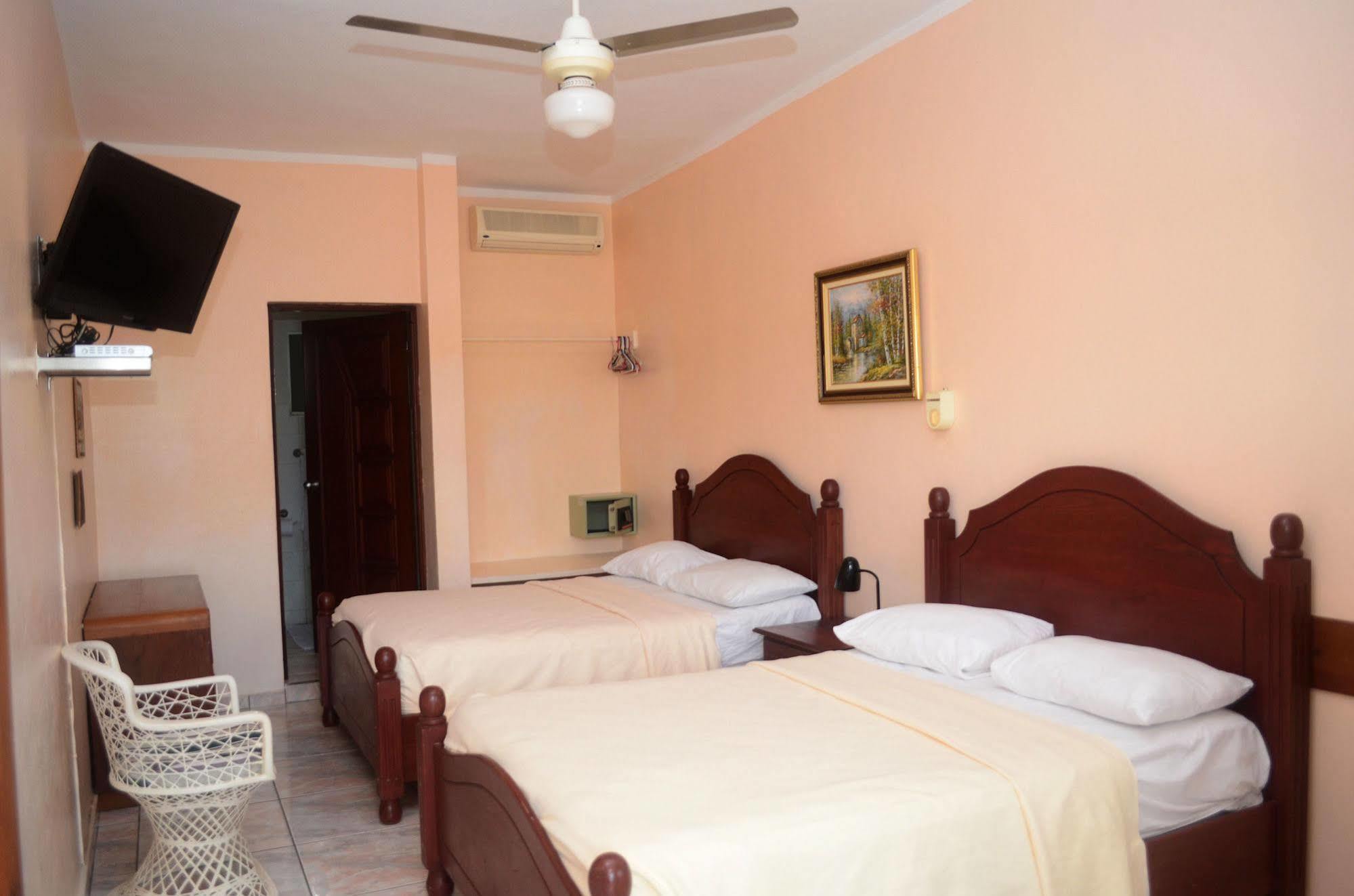 Hotel Garant & Suites Бока-Чика Екстер'єр фото